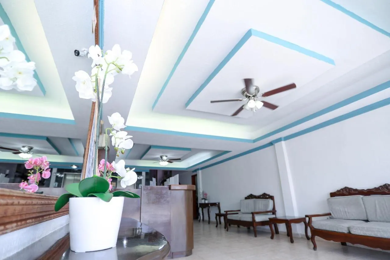 Hotel Avenida Канкун