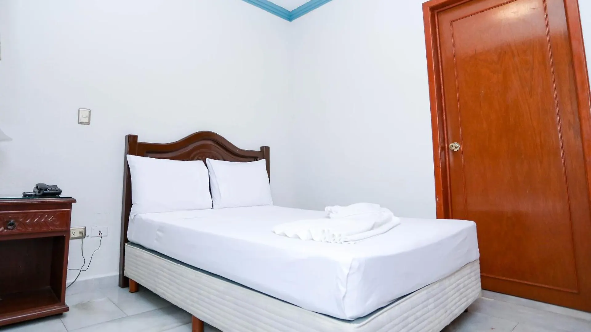 Hotel Avenida Канкун