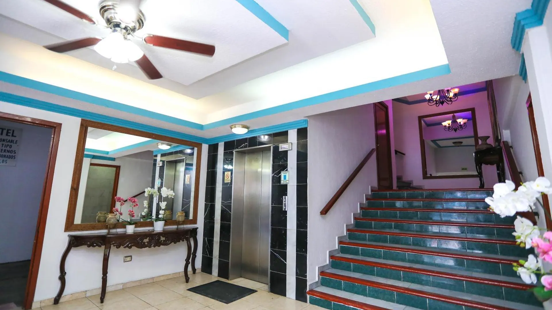 Hotel Avenida Канкун